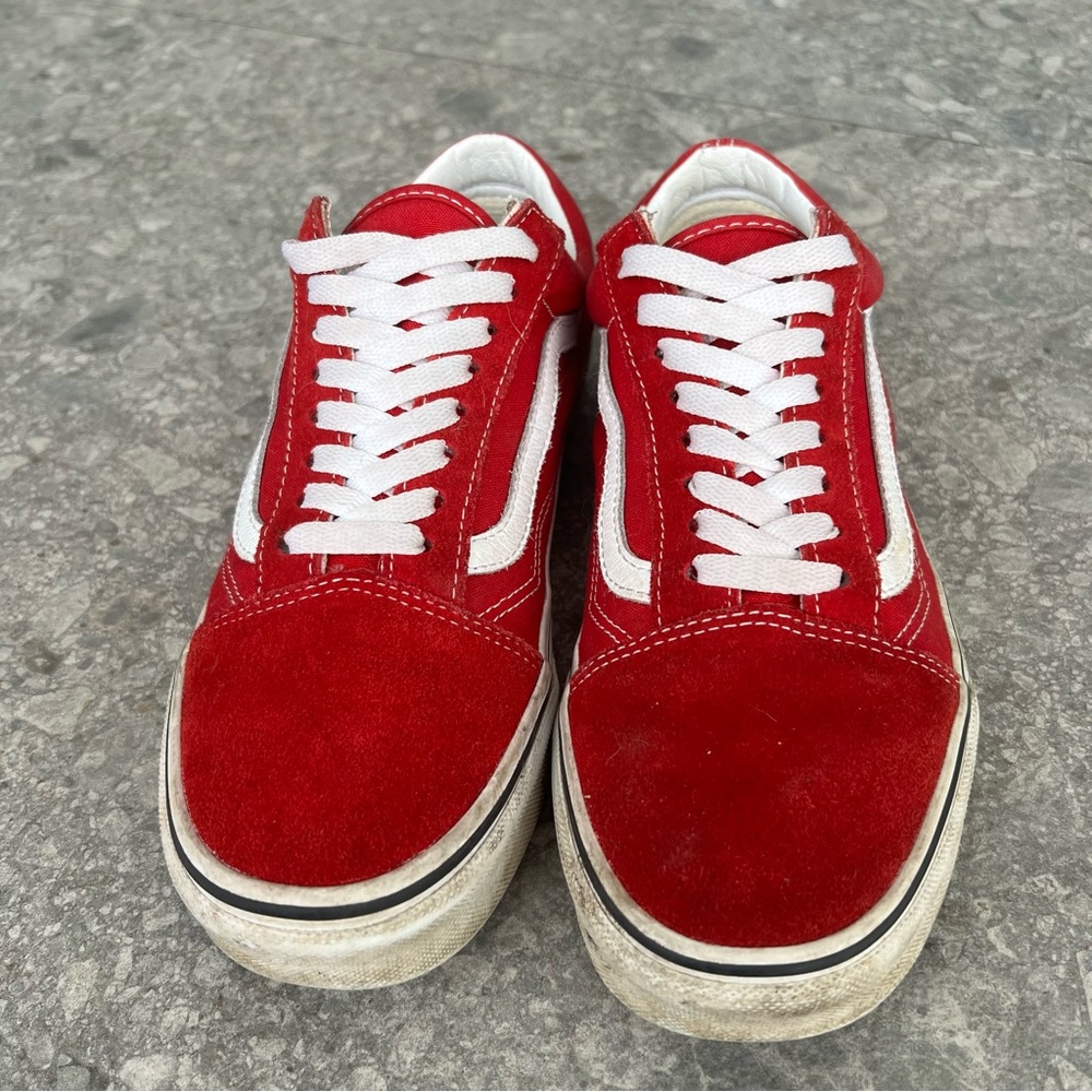 Vans Old Skool Shoe in Red